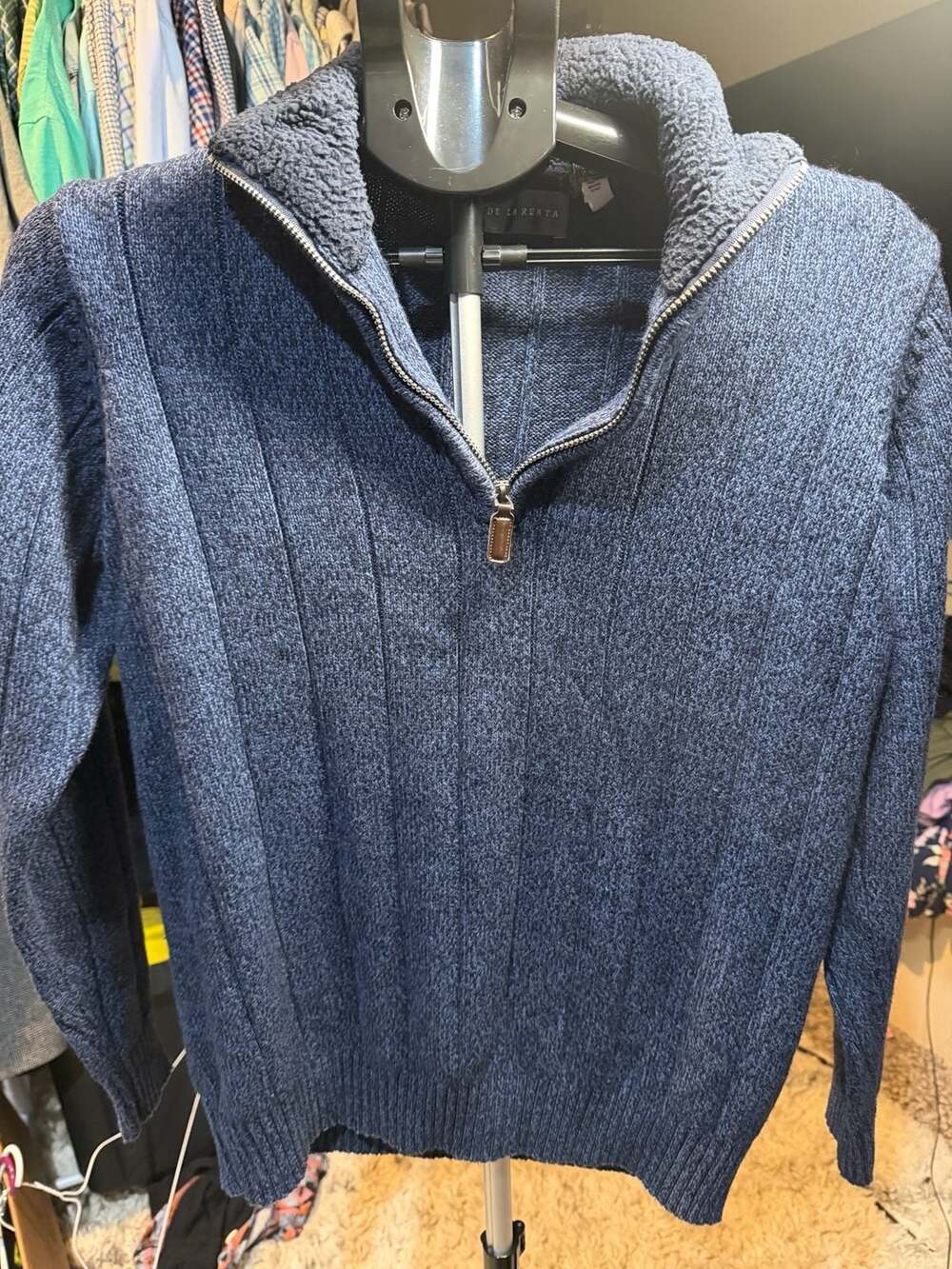Oscar de la Renta Men's Navy Blue Quarter-Zip Sherpa Collar Sweater